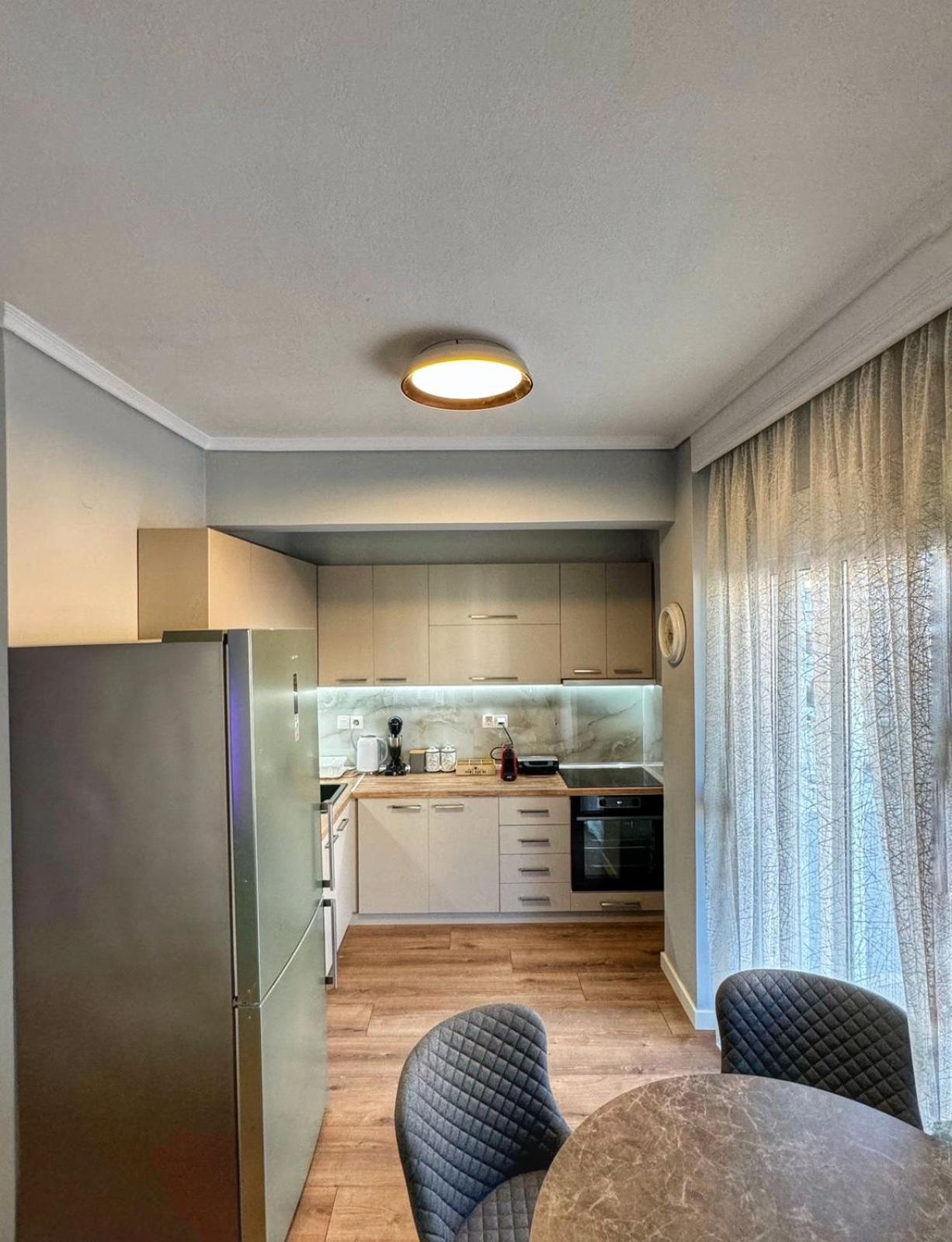 Κατάλυμα Στο Δεύτερο Όροφο Thessaloníki Exteriör bild